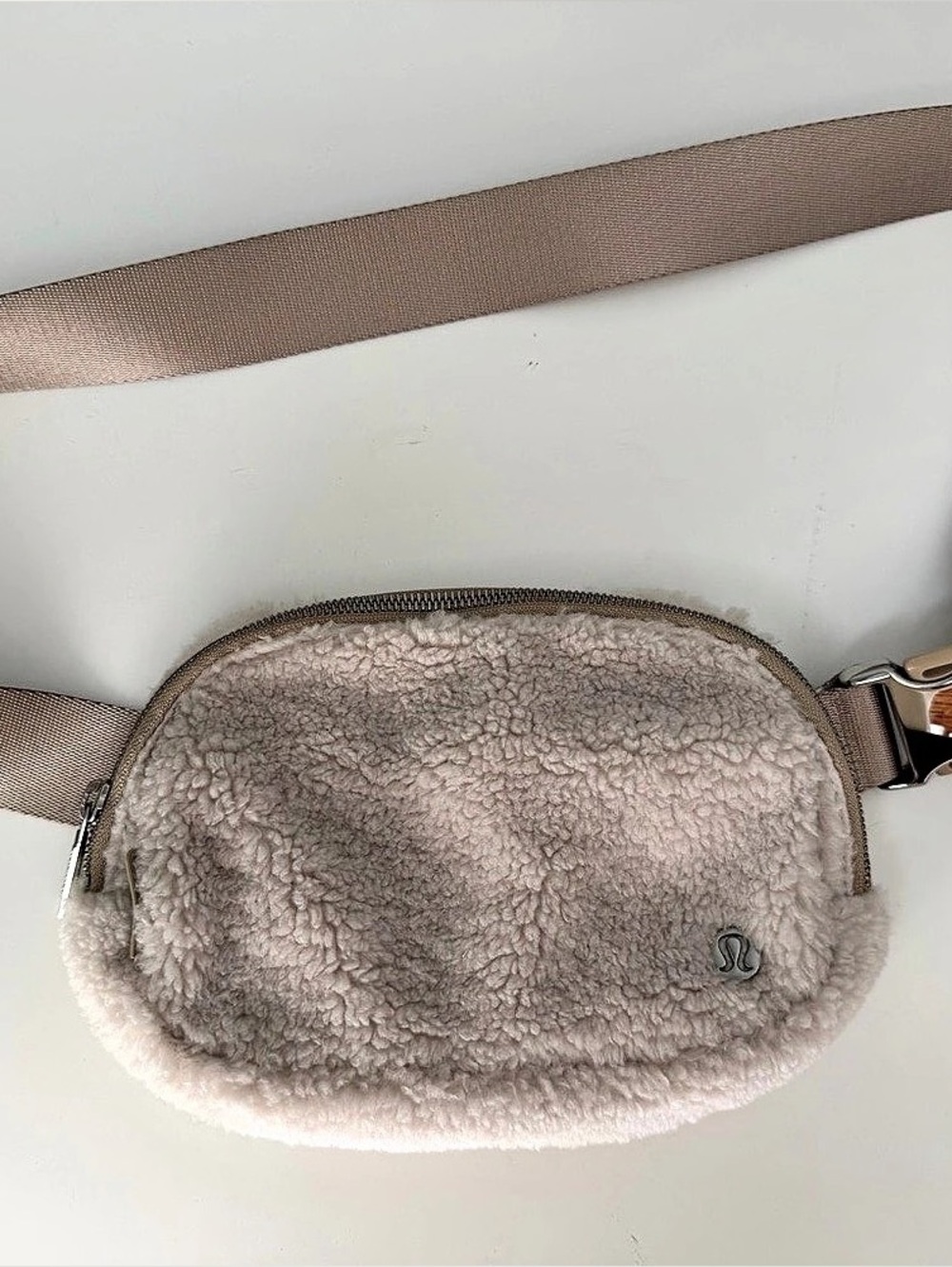 lululemon Everywhere Belt Bag 1L *Plush Fleece Beige